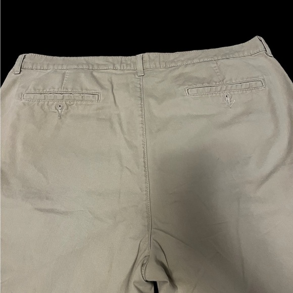 Like New Men’s Saddlebred Khaki Shorts - Picture 2 of 5